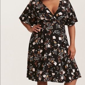 Torrid Size 2 Floral Faux Wrap V-Neck Dress